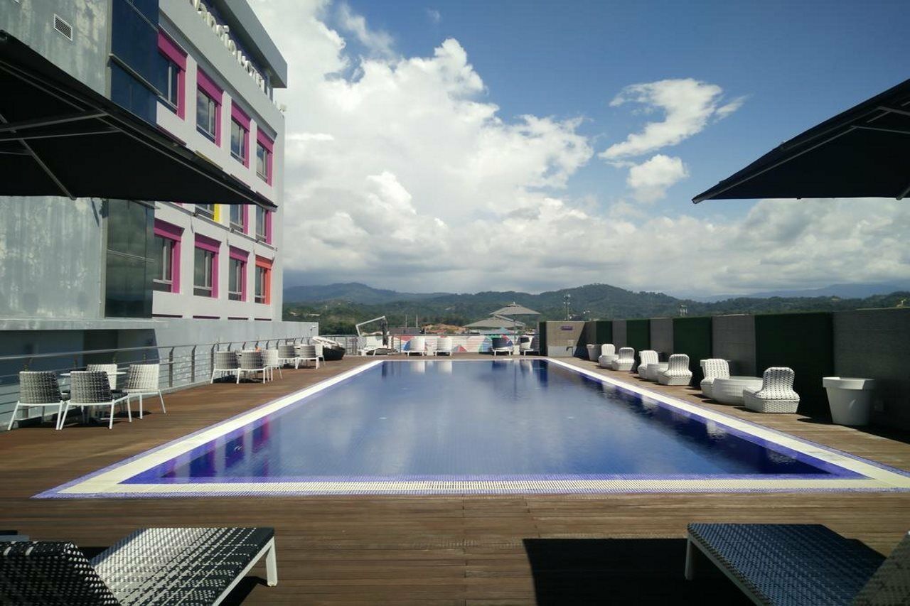 Avangio Hotel Kota Kinabalu Managed by Accor Bagian luar foto